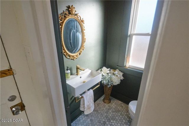 305 W Jefferson Street, Pittsburg, KS 66762