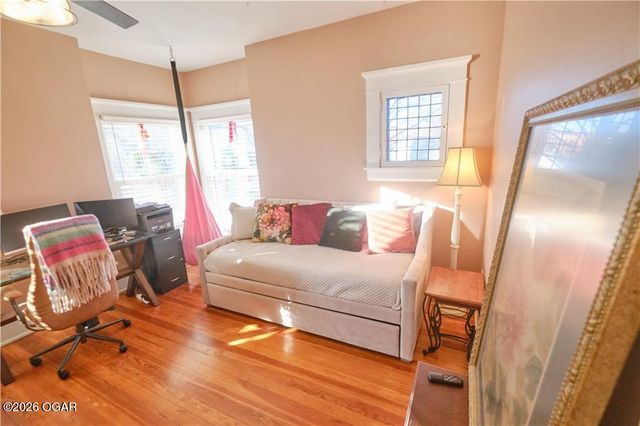 305 W Jefferson Street, Pittsburg, KS 66762