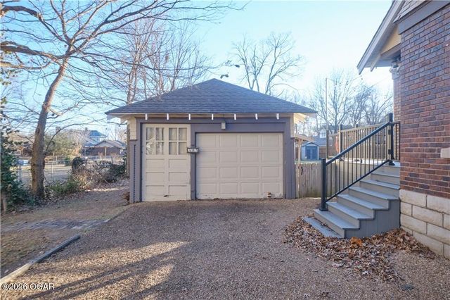 305 W Jefferson Street, Pittsburg, KS 66762