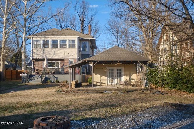 305 W Jefferson Street, Pittsburg, KS 66762