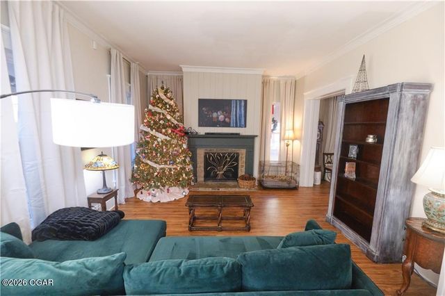 305 W Jefferson Street, Pittsburg, KS 66762