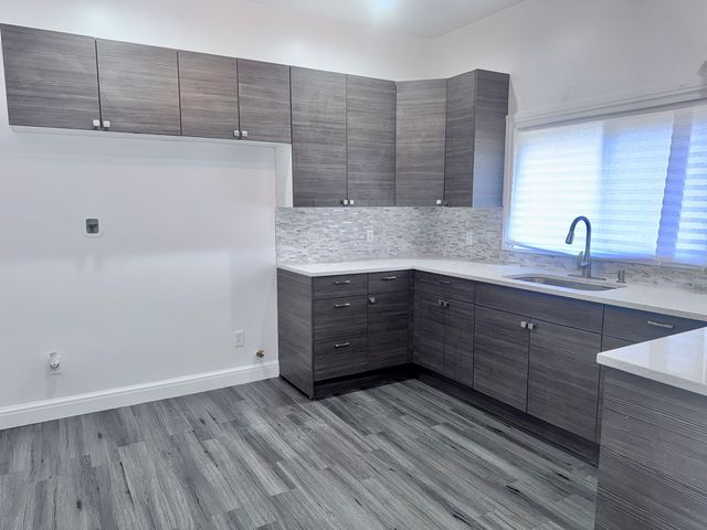 11581 S LAFAYETTE Avenue, Chicago, IL 60628