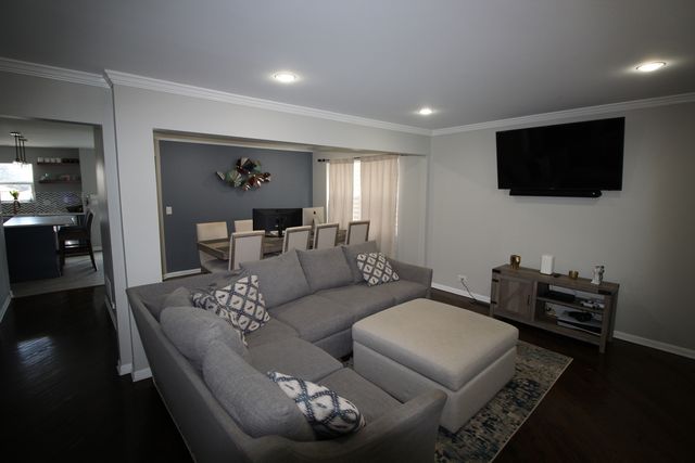 6142 W 60TH Street, Chicago, IL 60638