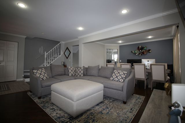 6142 W 60TH Street, Chicago, IL 60638