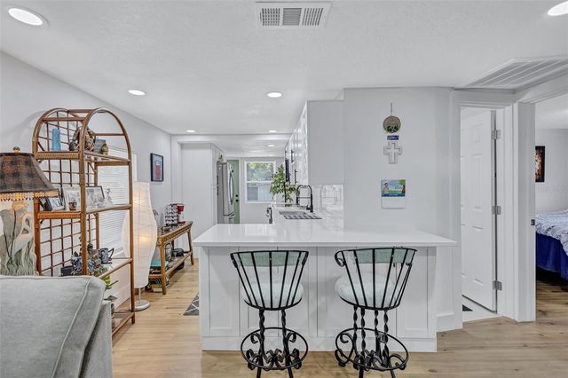 5000 43RD AVENUE N, St Petersburg, FL 33709