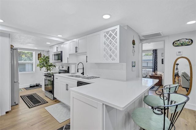 5000 43RD AVENUE N, St Petersburg, FL 33709