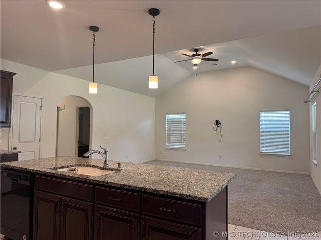 3755 E 143rd Place S, Bixby, OK 74008