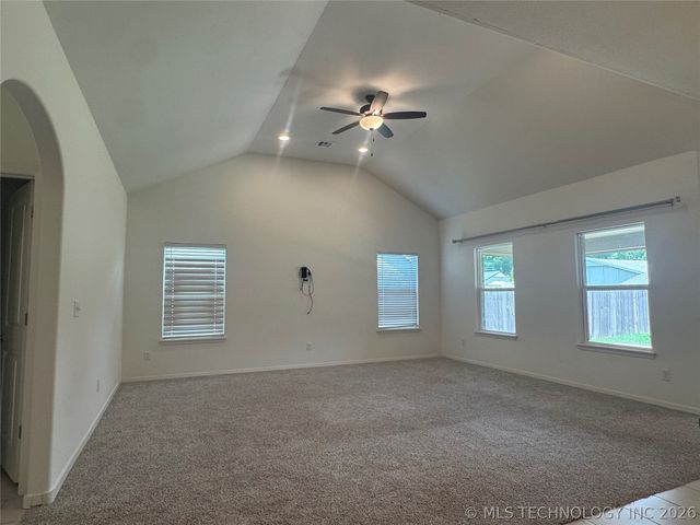 3755 E 143rd Place S, Bixby, OK 74008
