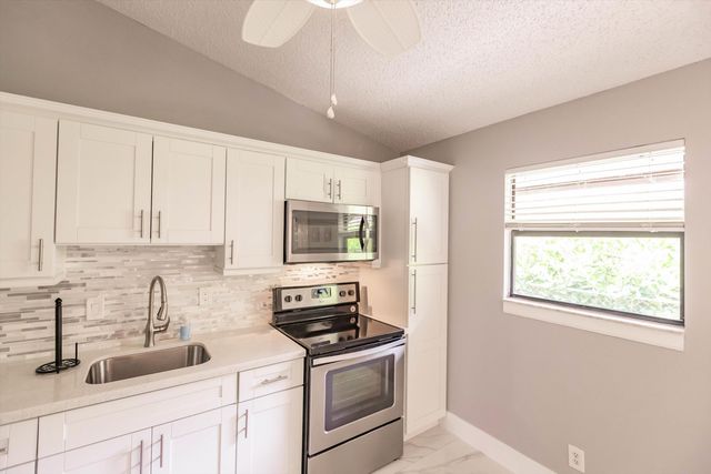 1786 SW 22nd Street 2, Fort Lauderdale, FL 33315