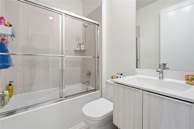 6611 NW 102nd Path, Doral, FL 33178