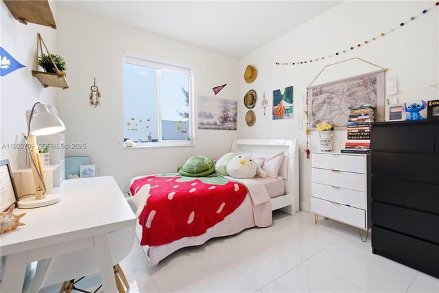 6611 NW 102nd Path, Doral, FL 33178