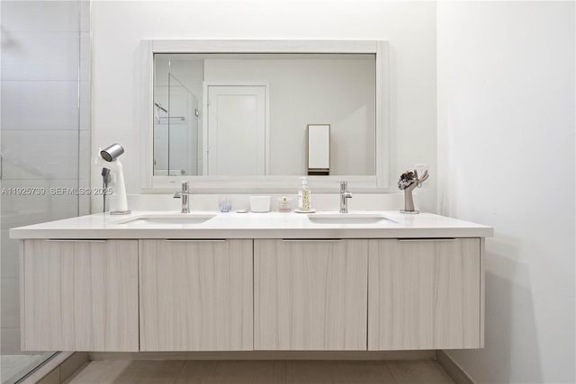 6611 NW 102nd Path, Doral, FL 33178