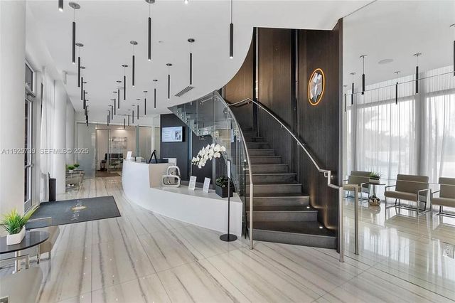 6611 NW 102nd Path, Doral, FL 33178