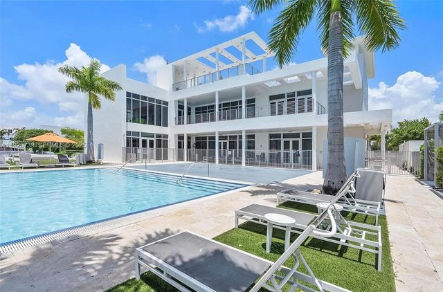 6611 NW 102nd Path, Doral, FL 33178