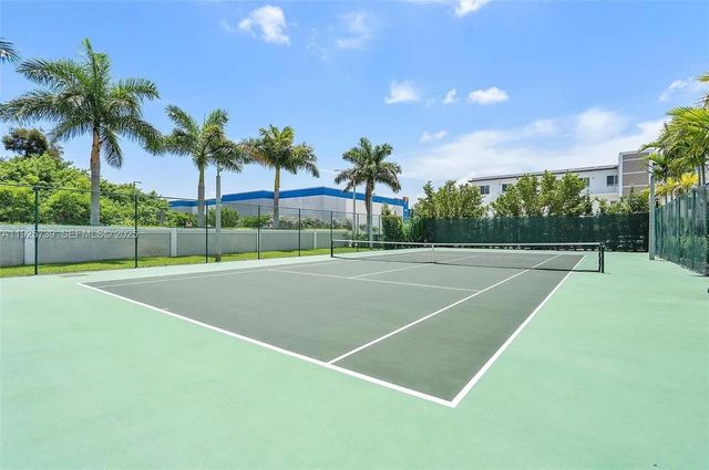 6611 NW 102nd Path, Doral, FL 33178