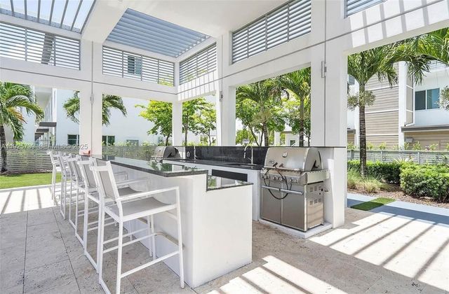 6611 NW 102nd Path, Doral, FL 33178