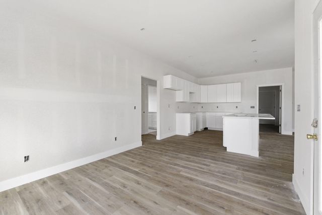 136 E Kelce Lane, Republic, MO 65738