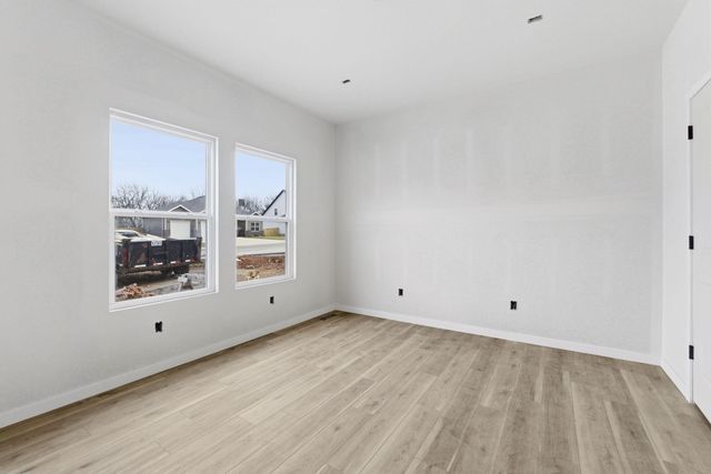 136 E Kelce Lane, Republic, MO 65738