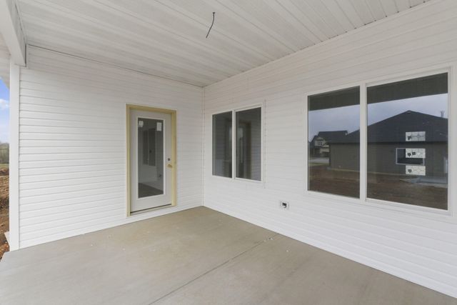 136 E Kelce Lane, Republic, MO 65738