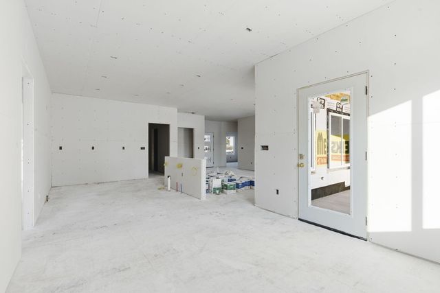 136 E Kelce Lane, Republic, MO 65738