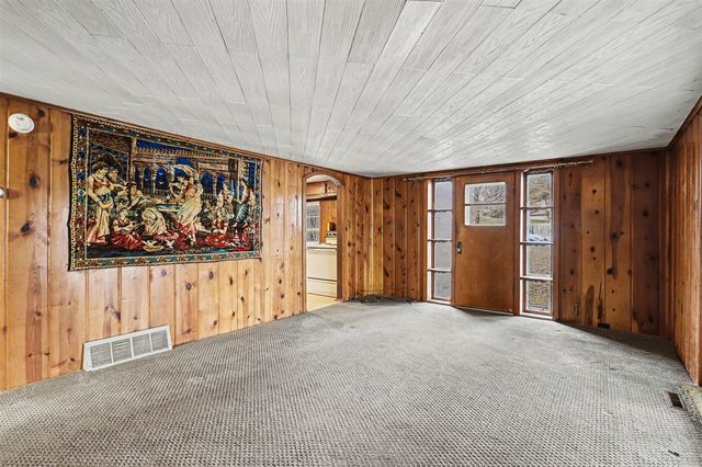 11790 Lakeway Drive, Plainwell, MI 49080