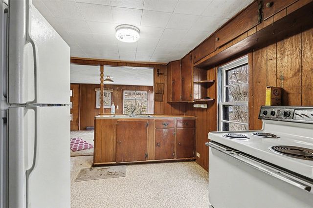 11790 Lakeway Drive, Plainwell, MI 49080