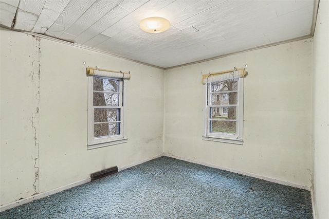 11790 Lakeway Drive, Plainwell, MI 49080
