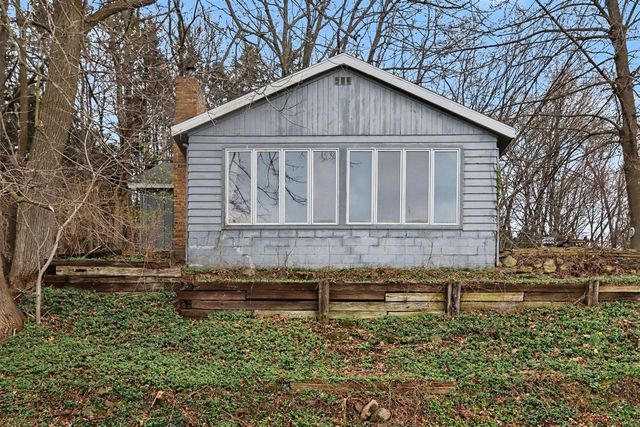 11790 Lakeway Drive, Plainwell, MI 49080