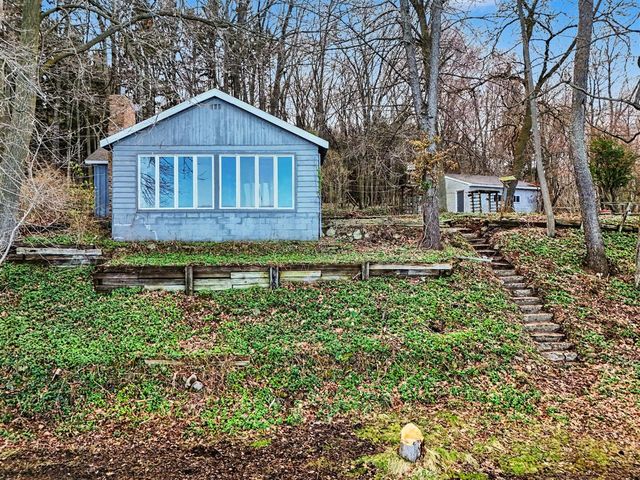 11790 Lakeway Drive, Plainwell, MI 49080