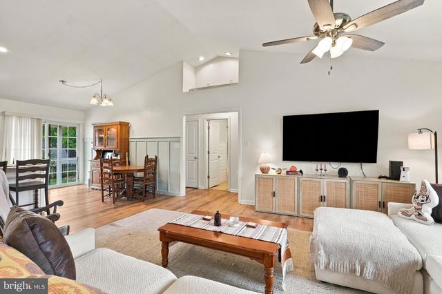 238 BASIN DR, Inwood, WV 25428