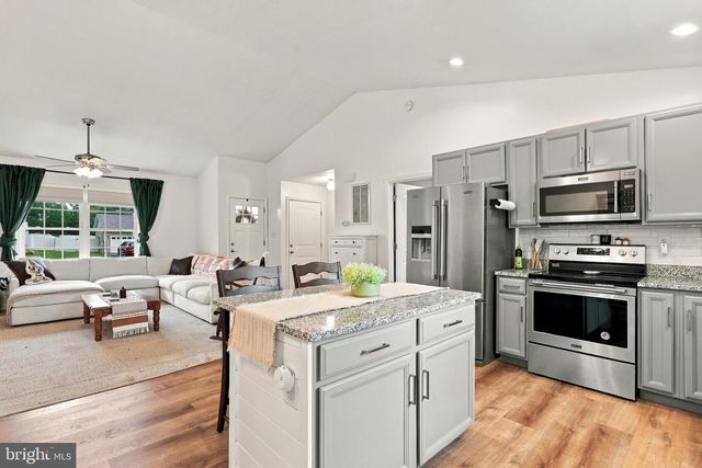 238 BASIN DR, Inwood, WV 25428