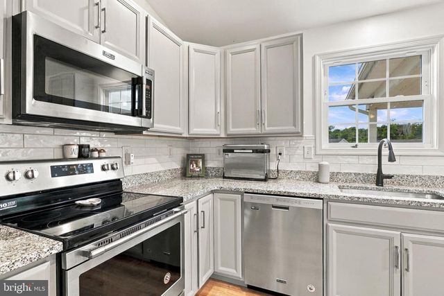 238 BASIN DR, Inwood, WV 25428