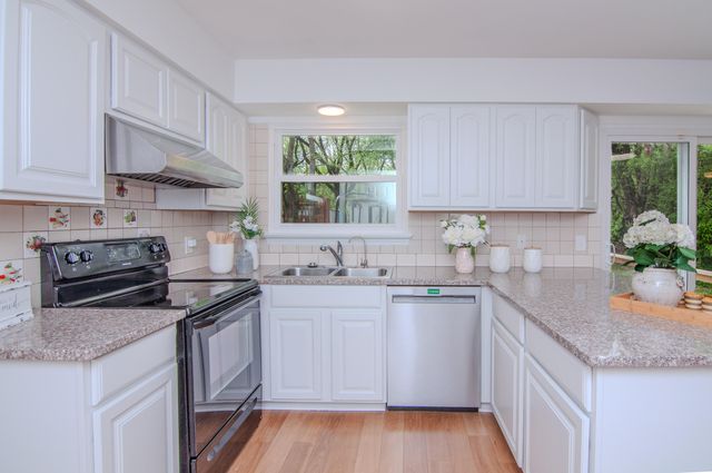 3044 Turnberry Lane, Ann Arbor, MI 48108