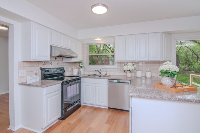 3044 Turnberry Lane, Ann Arbor, MI 48108