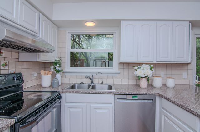 3044 Turnberry Lane, Ann Arbor, MI 48108