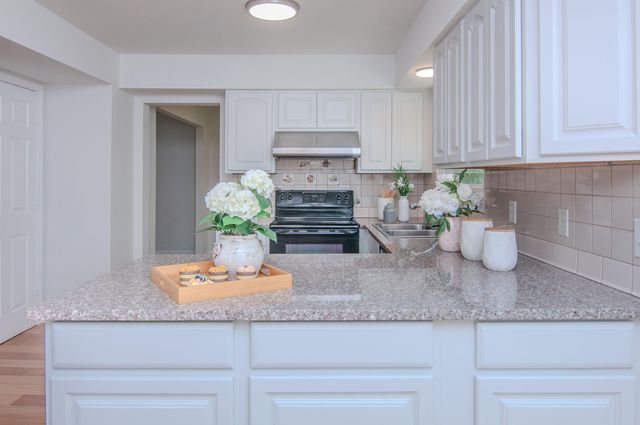 3044 Turnberry Lane, Ann Arbor, MI 48108