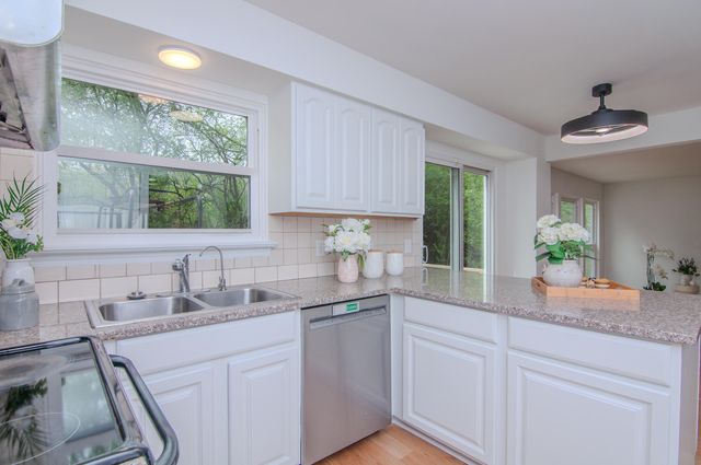 3044 Turnberry Lane, Ann Arbor, MI 48108