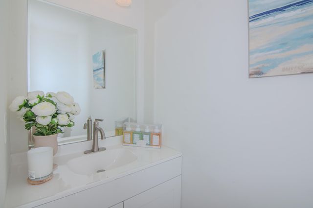3044 Turnberry Lane, Ann Arbor, MI 48108