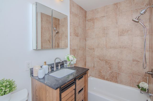 3044 Turnberry Lane, Ann Arbor, MI 48108