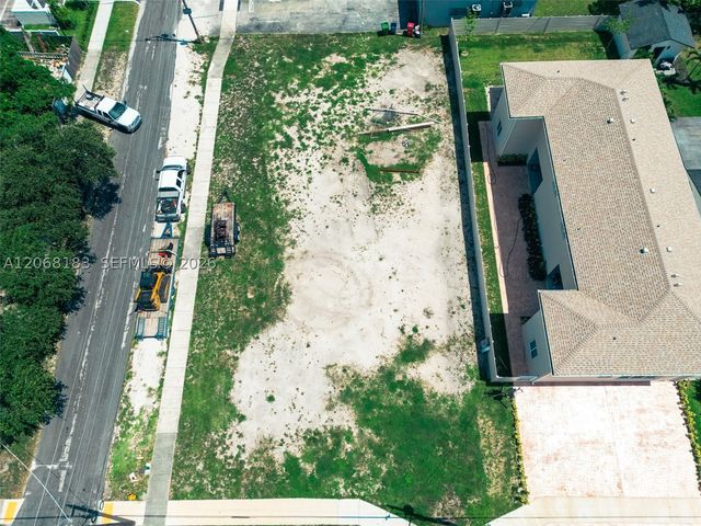 1000 NW 4 Ave, Hallandale Beach, FL 33009