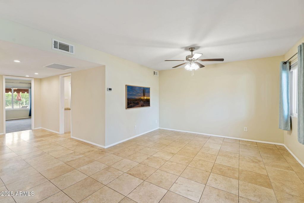 Image 12 of property listing at 5324 N 78TH Place, Scottsdale, AZ 85250