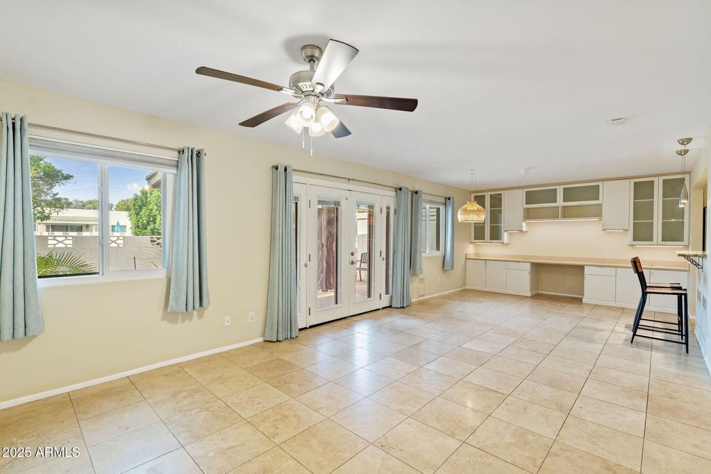 Image 15 of property listing at 5324 N 78TH Place, Scottsdale, AZ 85250