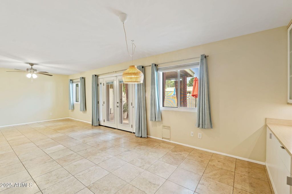 Image 16 of property listing at 5324 N 78TH Place, Scottsdale, AZ 85250