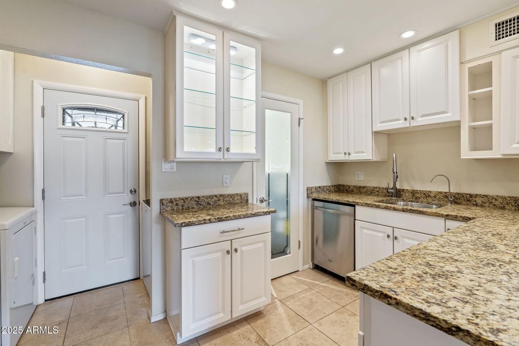 Image 22 of property listing at 5324 N 78TH Place, Scottsdale, AZ 85250