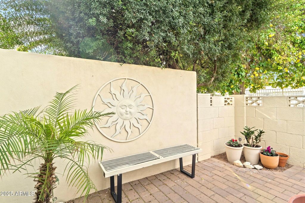 Image 37 of property listing at 5324 N 78TH Place, Scottsdale, AZ 85250