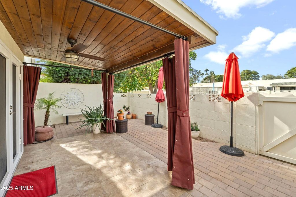 Image 4 of property listing at 5324 N 78TH Place, Scottsdale, AZ 85250