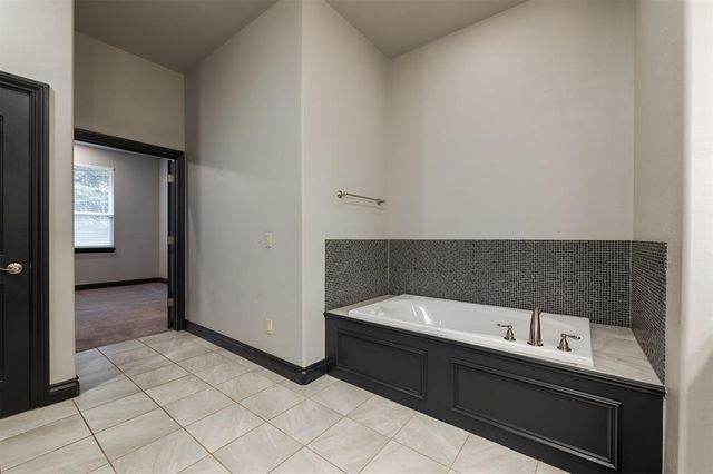 10404 Cherrywood Drive, Oklahoma City, OK 73151