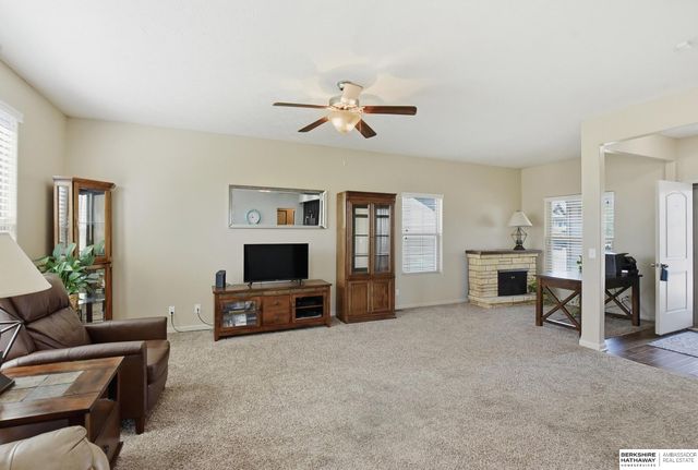 16611 Dora Hamann Parkway, Omaha, NE 68116