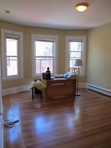 1 Fayette St 3, Cambridge, MA 02139