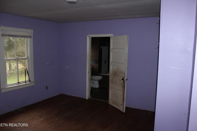 9329 Tipple Lane, Mascot, TN 37806